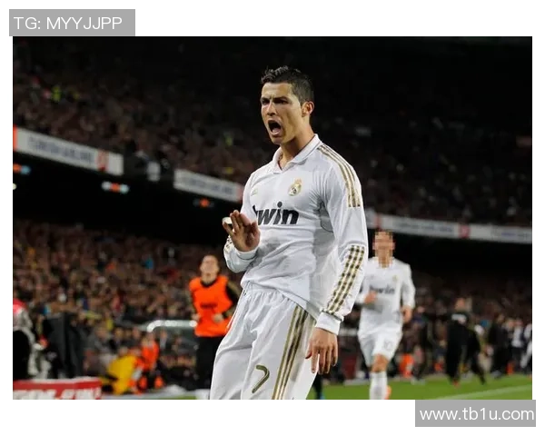 足球明星进球瞬间的帅气动作解析与精彩回顾